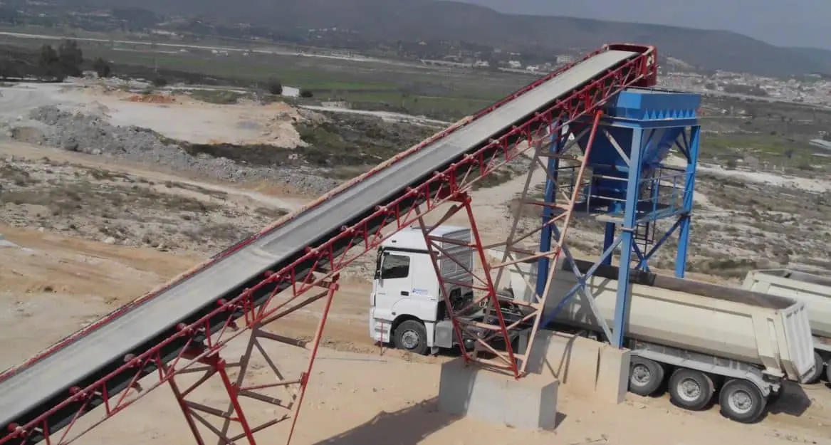 400-500-600 ton/saat kapasiteli mekanik stabilizasyon plenti (PMT plenti) twin shaft mikser ve agrega bunkerleri