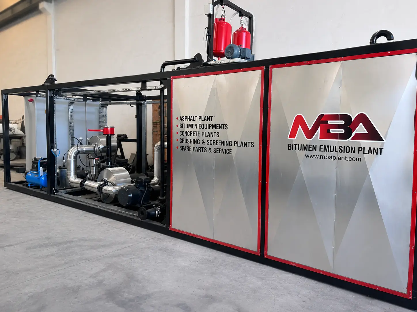 Compact bitumen emulsion plant with integrated process equipment